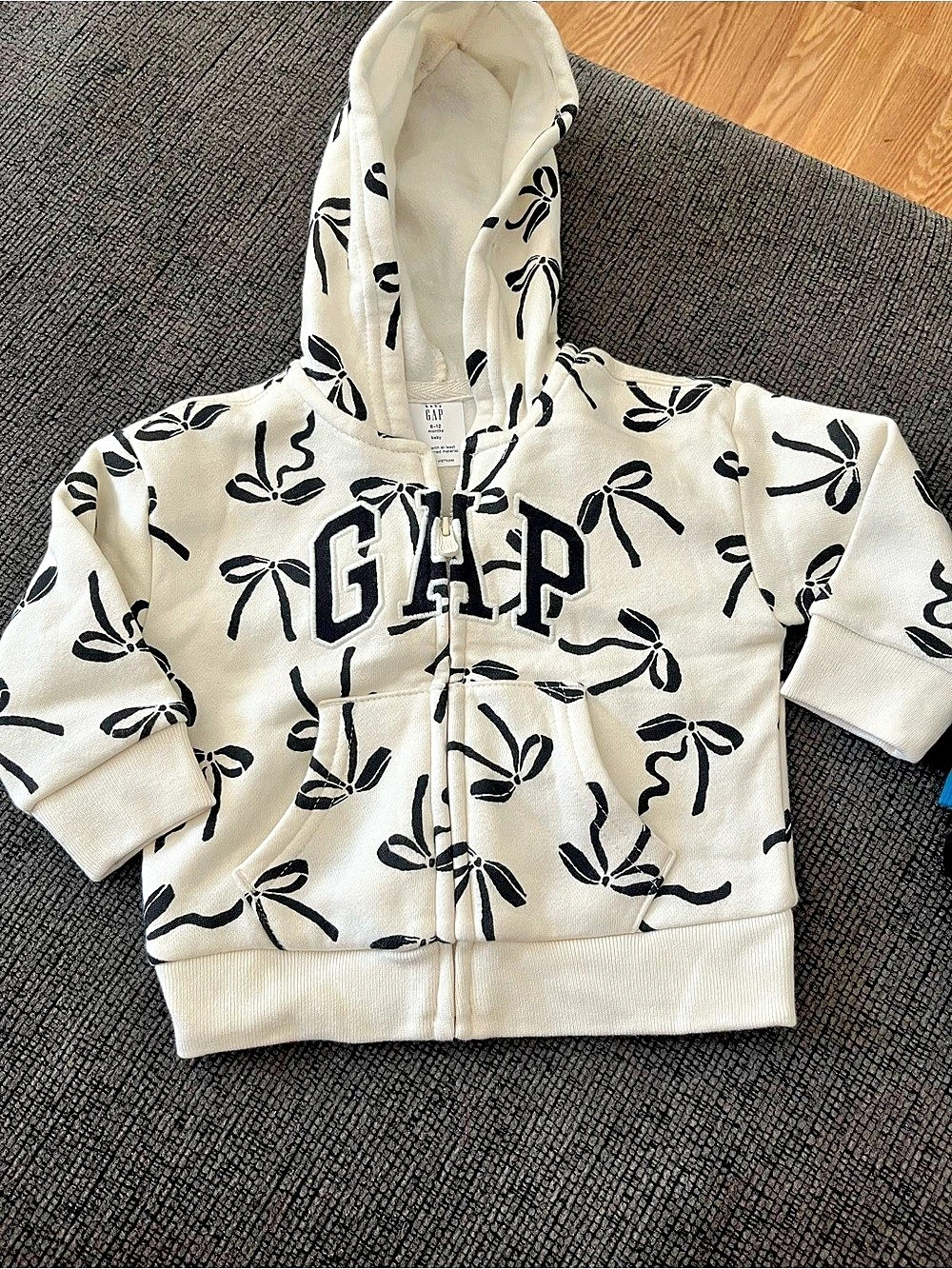 Gap Baby & Toddler VintageSoft Logo Zip Hoodie White & Black 6-12 Months